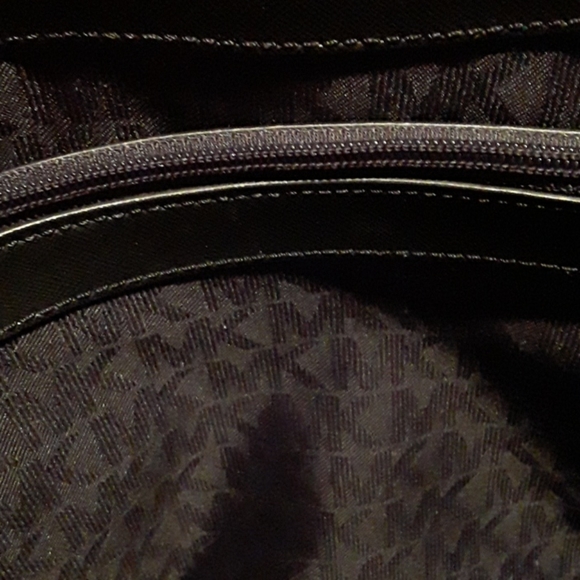 AUTHENTIC MICHAEL KORS BUNDLE - Picture 9 of 11